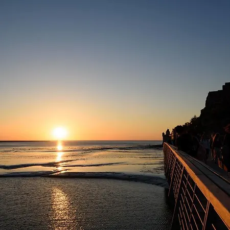 L'oree Du Mont Proche Du Mont Saint Michel *