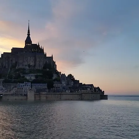 L'oree Du Mont Proche Du Mont Saint Michel ゲストハウス 3*