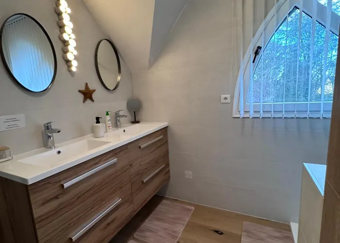 L'oree Du Mont Proche Du Mont Saint Michel בית הארחה 3*