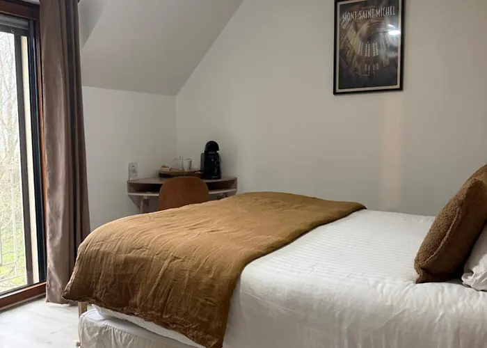 L'oree Du Mont Proche Du Mont Saint Michel Pontorson