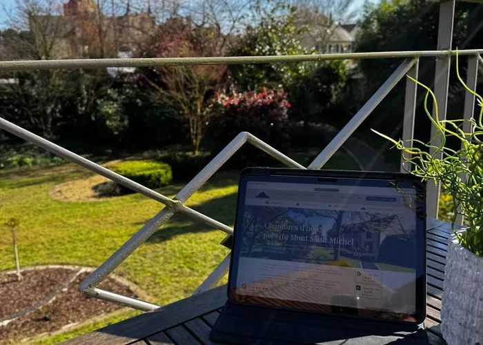 L'oree Du Mont Proche Du Mont Saint Michel Pontorson